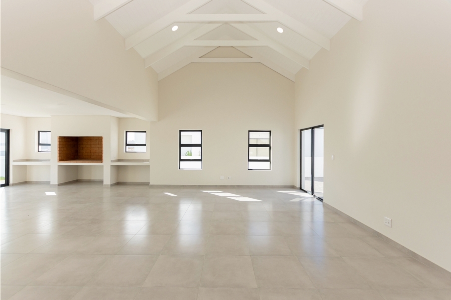 3 Bedroom Property for Sale in Brittania Beach Estate Western Cape